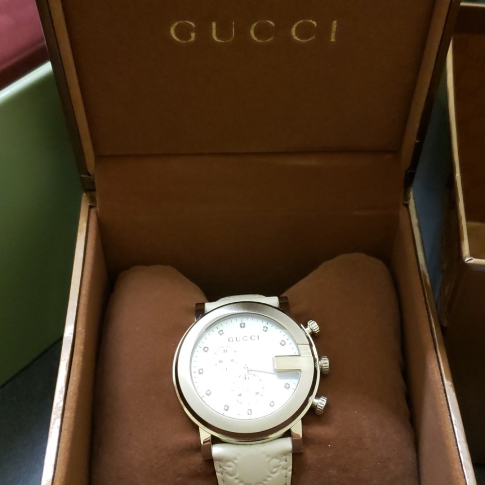 Gucci Watch - Picture 2 of 3
